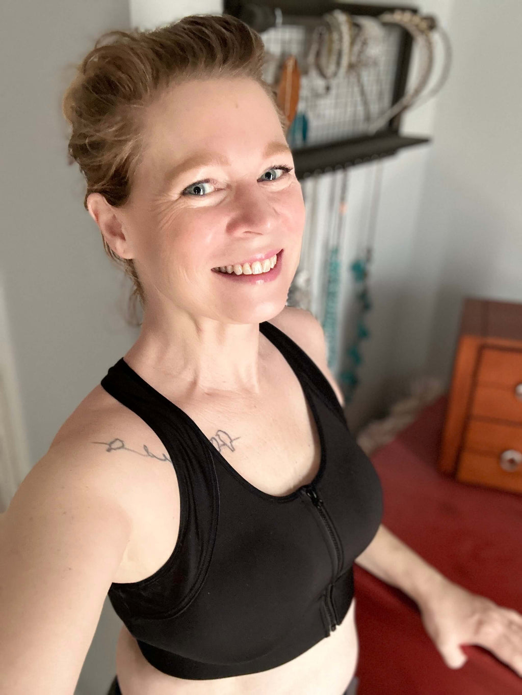Hero Front-Closure Sports Bra - Black