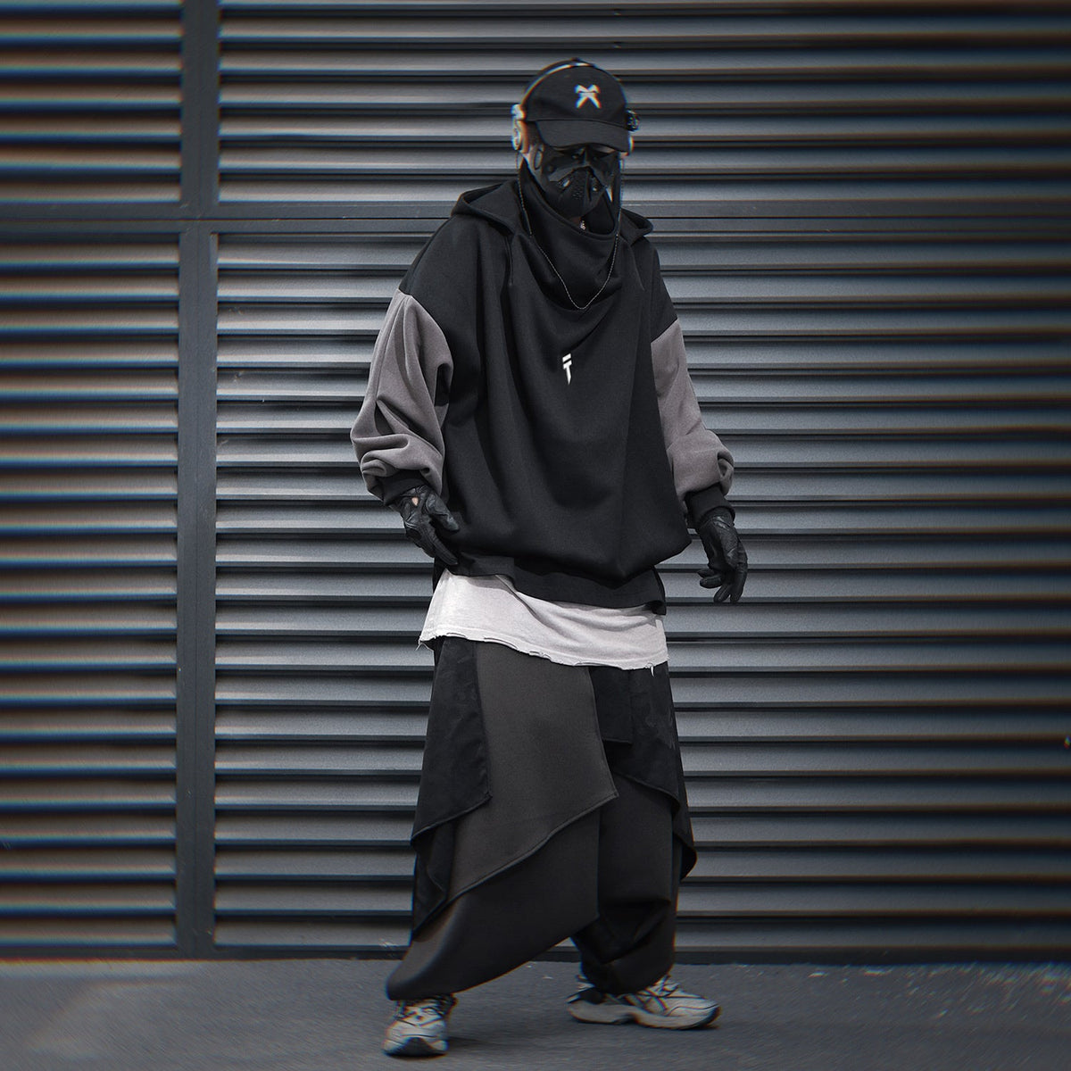 HiH51 Black T-Tech Men's Hoodie