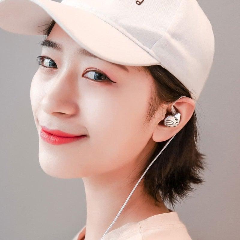 Wired In-Ear Earbuds with Noise-Reducing Mic
