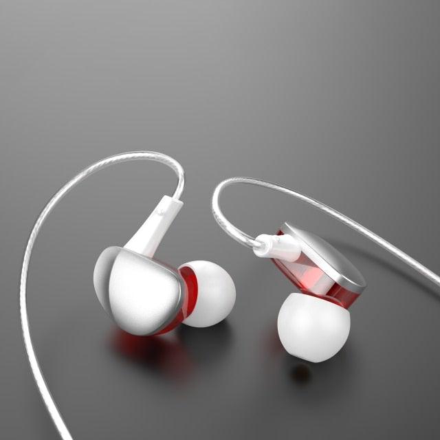 Wired In-Ear Earbuds with Noise-Reducing Mic